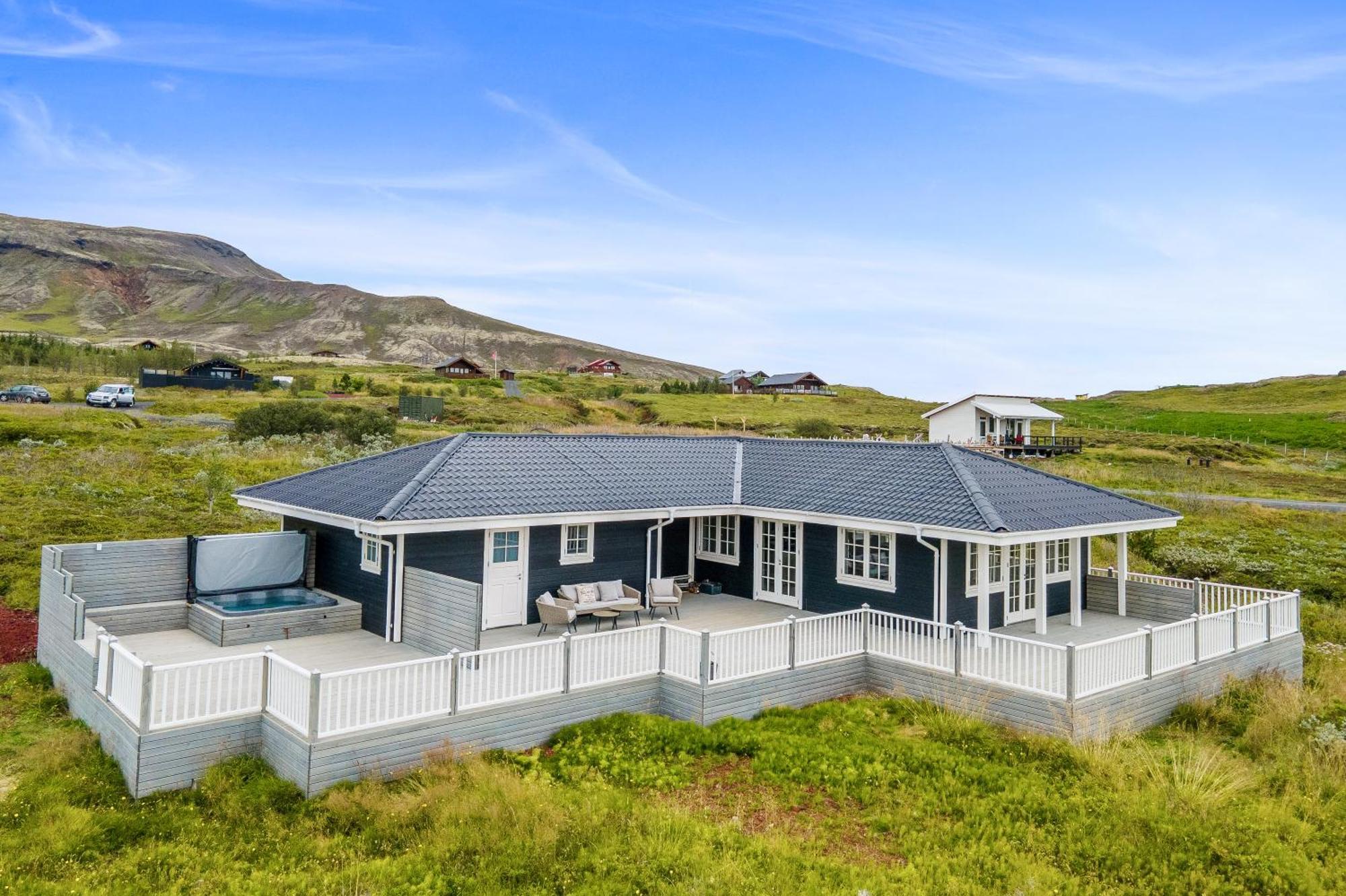 Venture Vacations-Golden Circle Hot Tub Cabin Selfoss Exterior photo