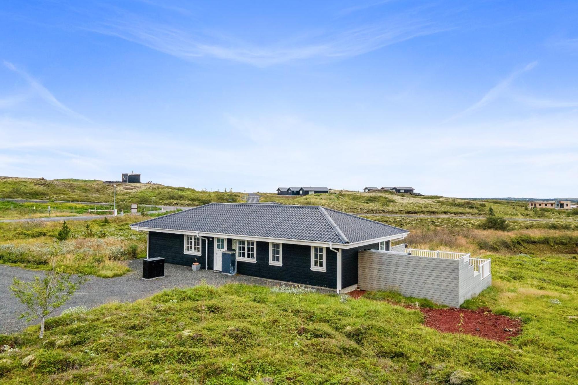 Venture Vacations-Golden Circle Hot Tub Cabin Selfoss Exterior photo