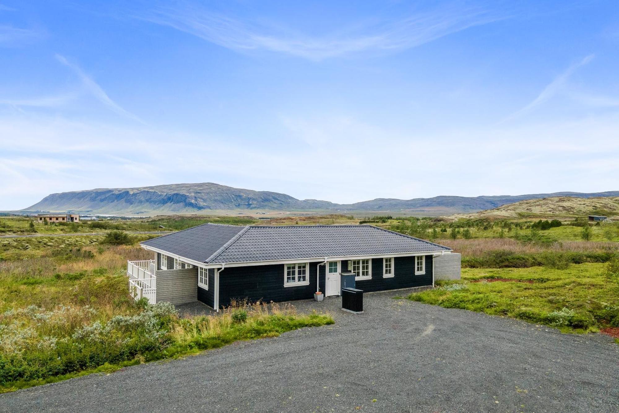 Venture Vacations-Golden Circle Hot Tub Cabin Selfoss Exterior photo
