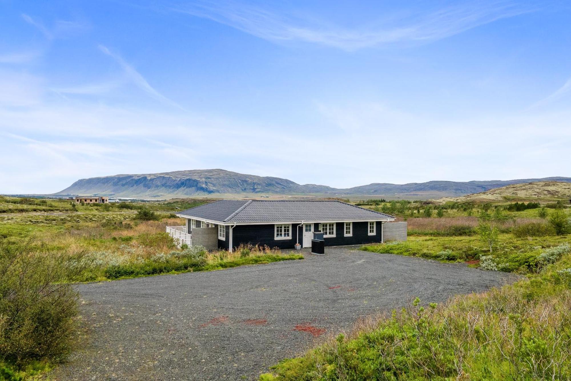 Venture Vacations-Golden Circle Hot Tub Cabin Selfoss Exterior photo