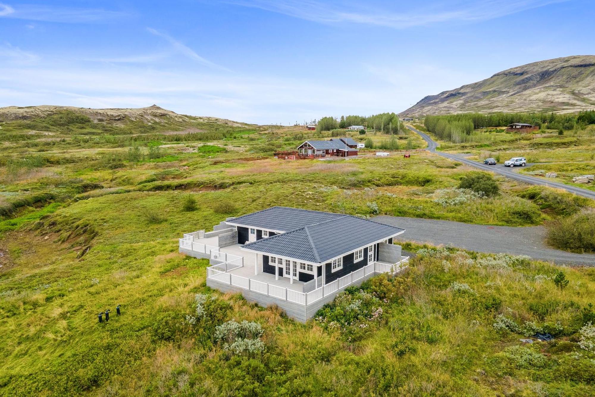 Venture Vacations-Golden Circle Hot Tub Cabin Selfoss Exterior photo
