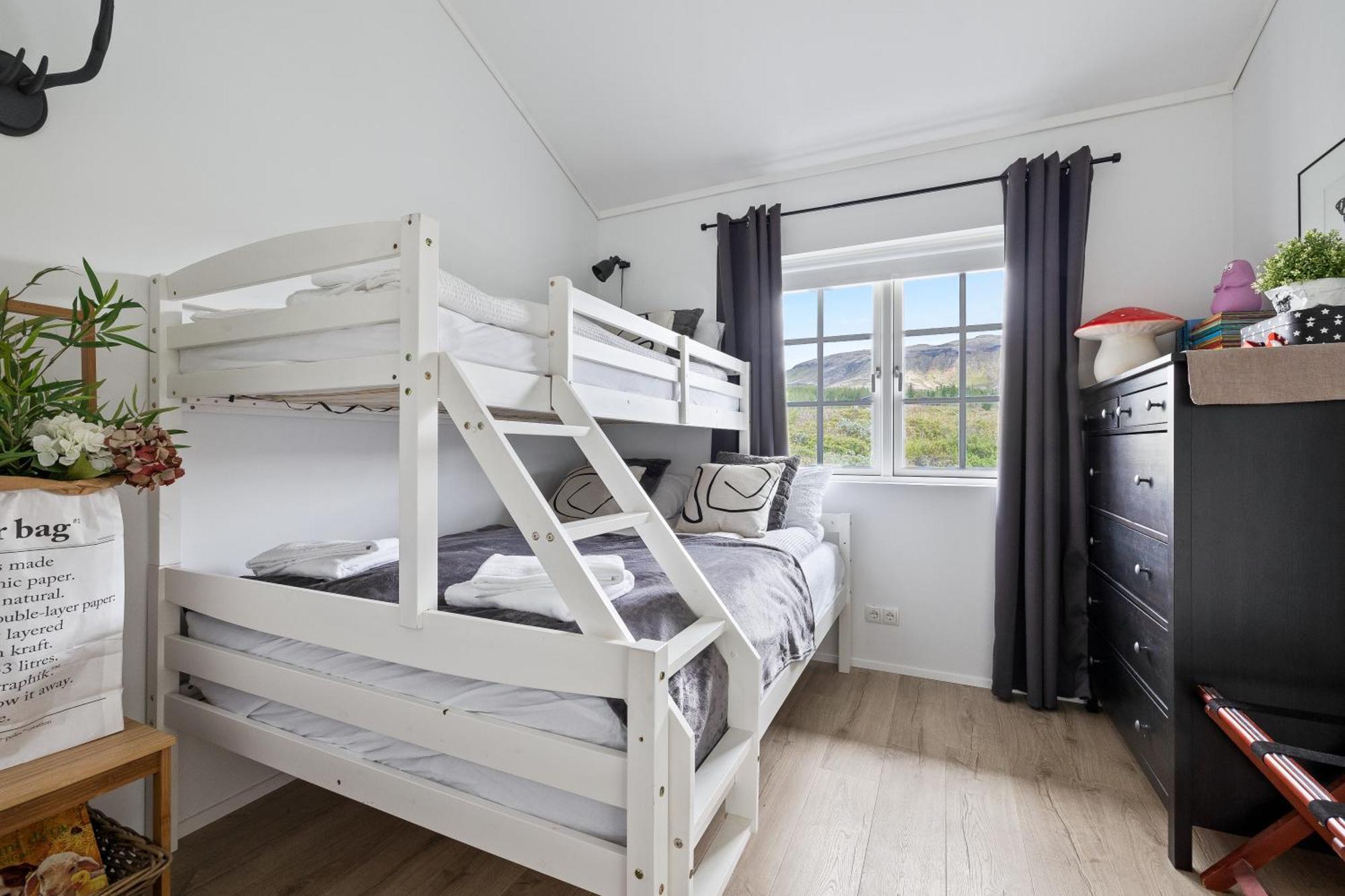 Venture Vacations-Golden Circle Hot Tub Cabin Selfoss Exterior photo