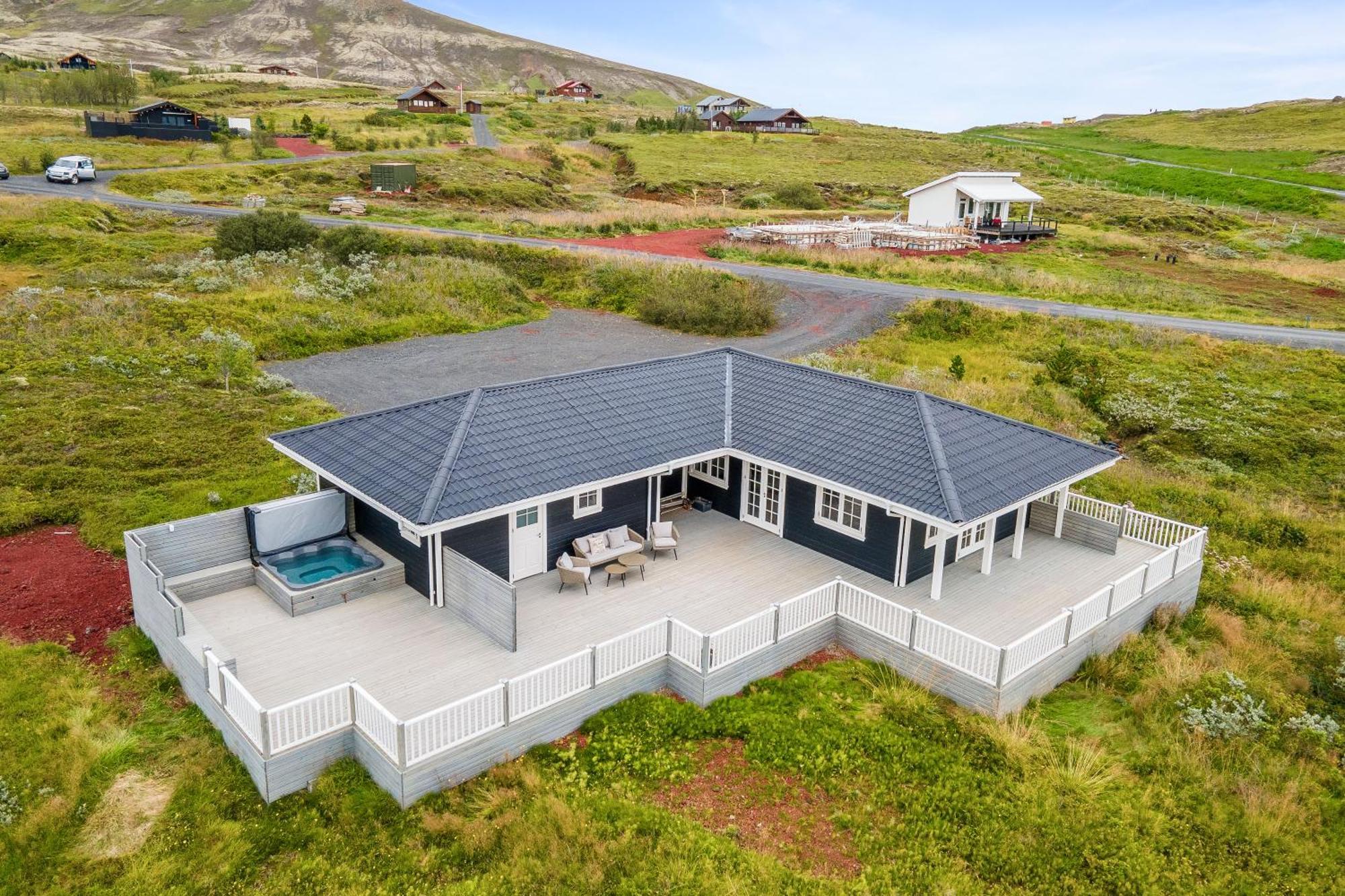 Venture Vacations-Golden Circle Hot Tub Cabin Selfoss Exterior photo