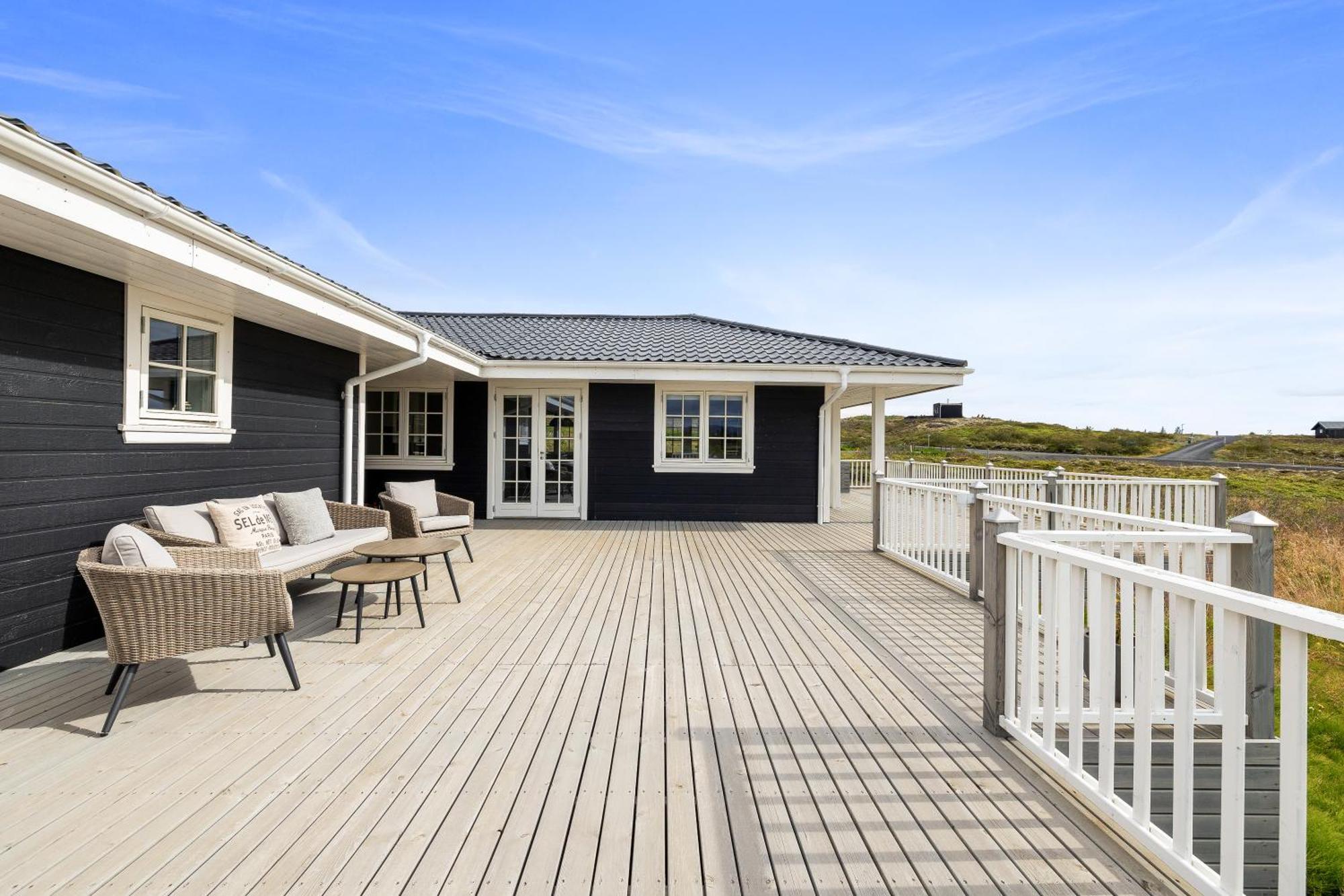 Venture Vacations-Golden Circle Hot Tub Cabin Selfoss Exterior photo