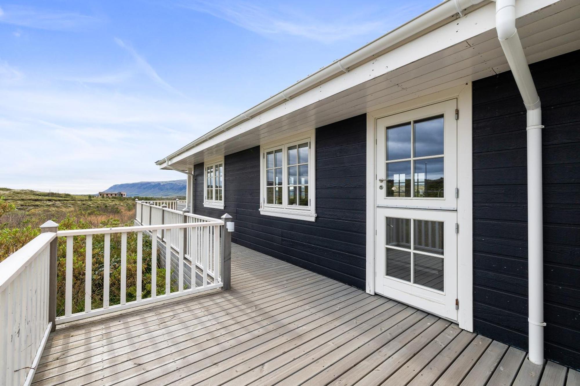Venture Vacations-Golden Circle Hot Tub Cabin Selfoss Exterior photo