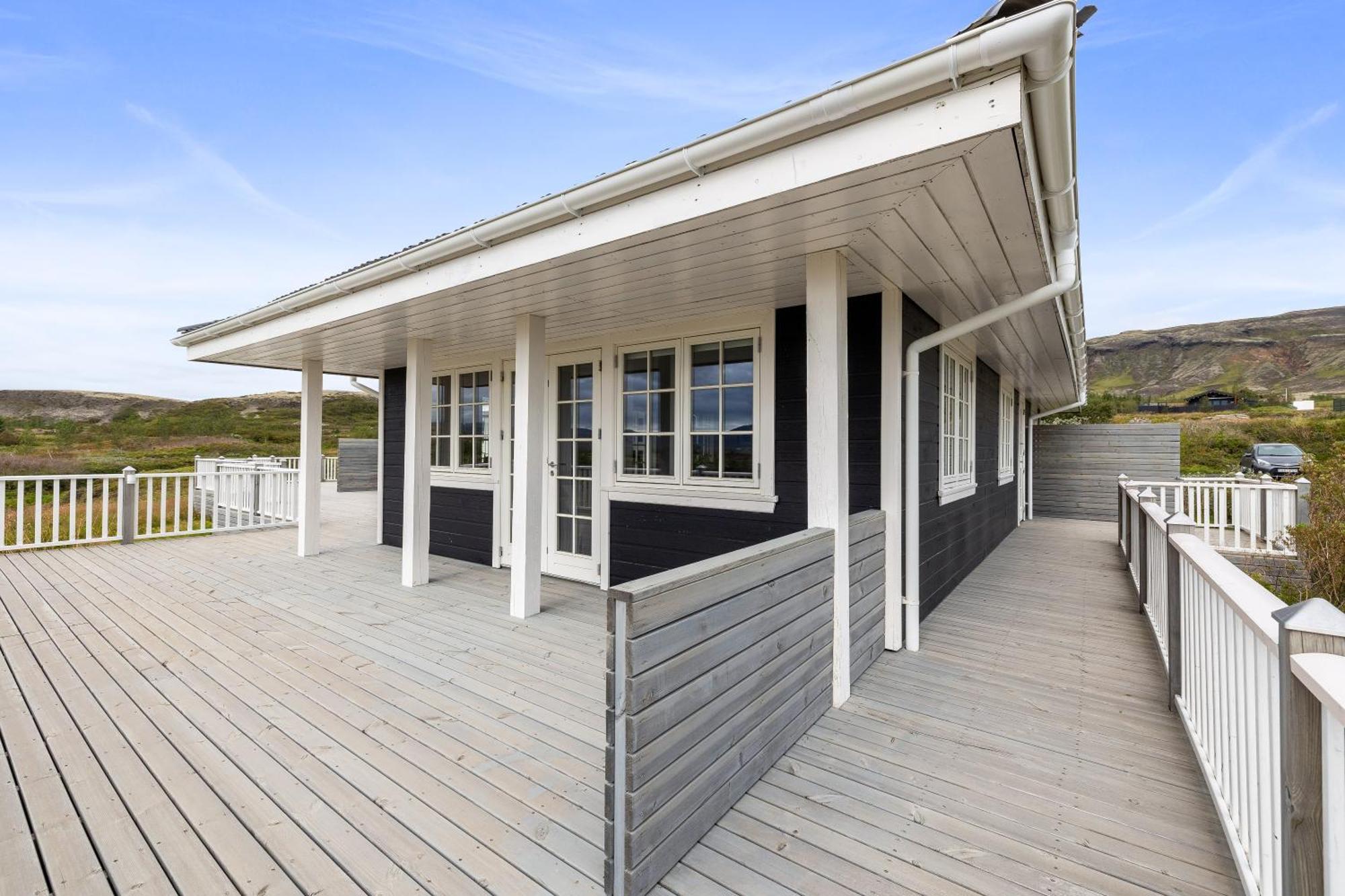 Venture Vacations-Golden Circle Hot Tub Cabin Selfoss Exterior photo