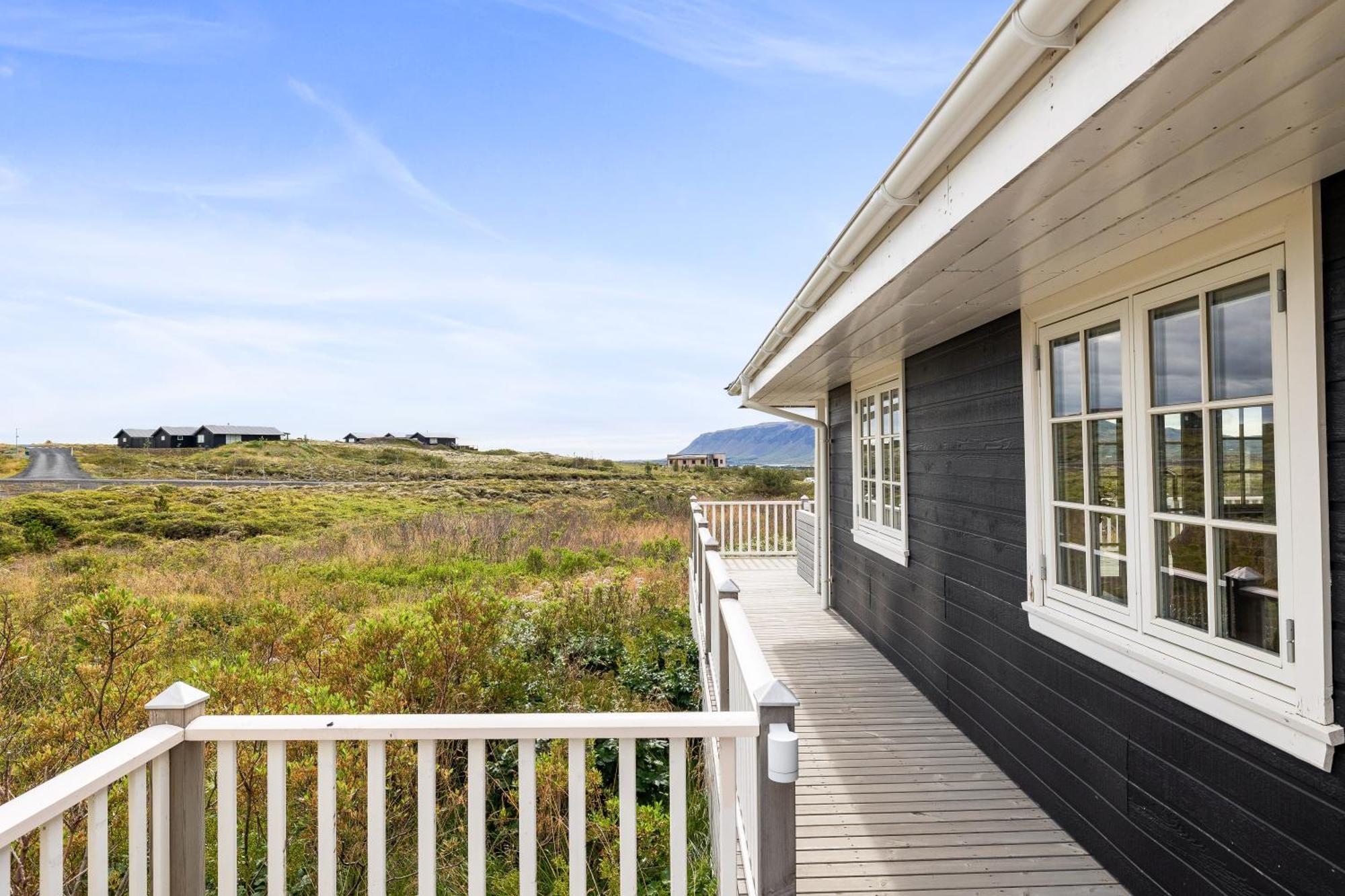 Venture Vacations-Golden Circle Hot Tub Cabin Selfoss Exterior photo